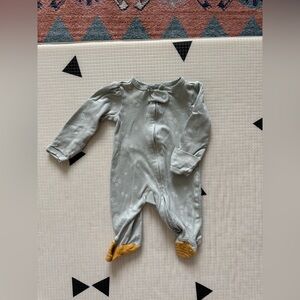 Carter's|Baby gender neutral Sage Green cute onesie -sleeper•••Bee feet,Cute!